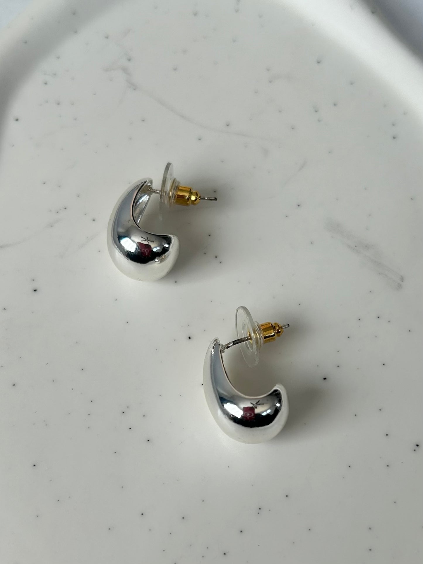 Vintage Dupes Tear Drop Earrings
