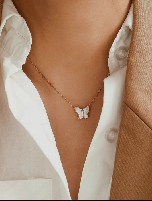 Sandy Petite 18K Gold Shell Butterfly Necklace
